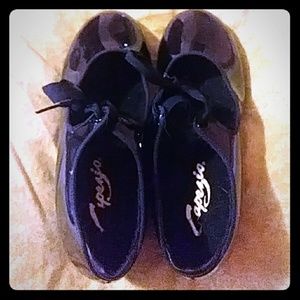 Size 9.5 capizio tap shoe